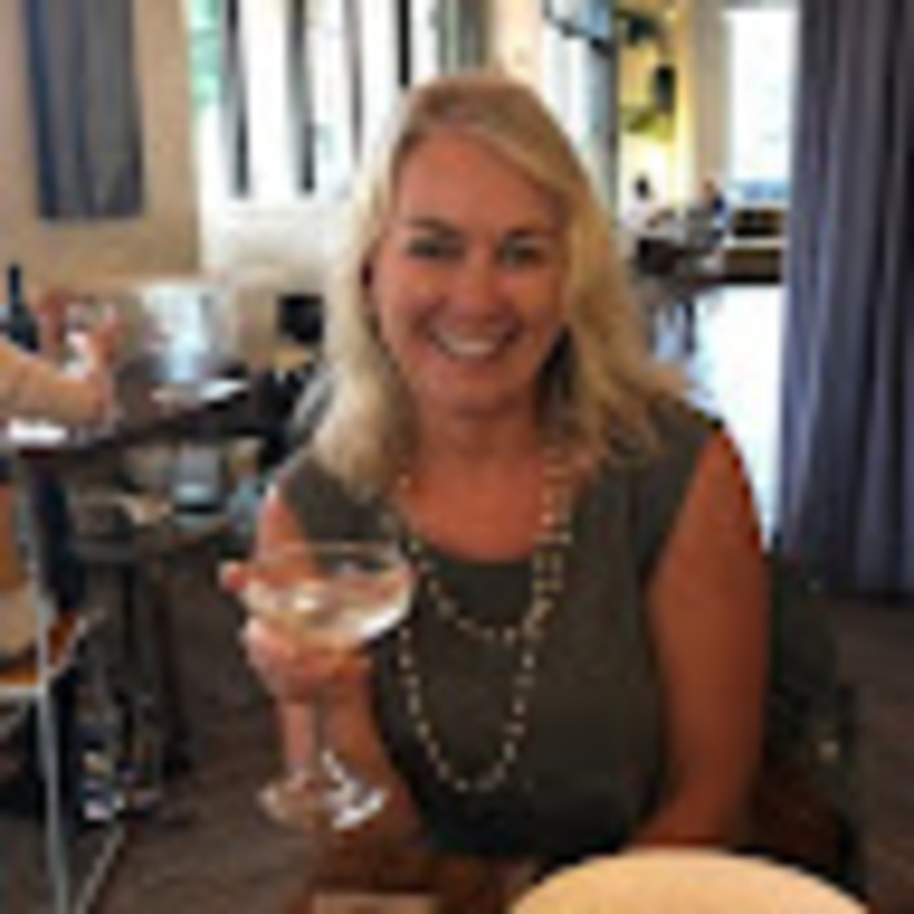 Meet your Posher, Laurie